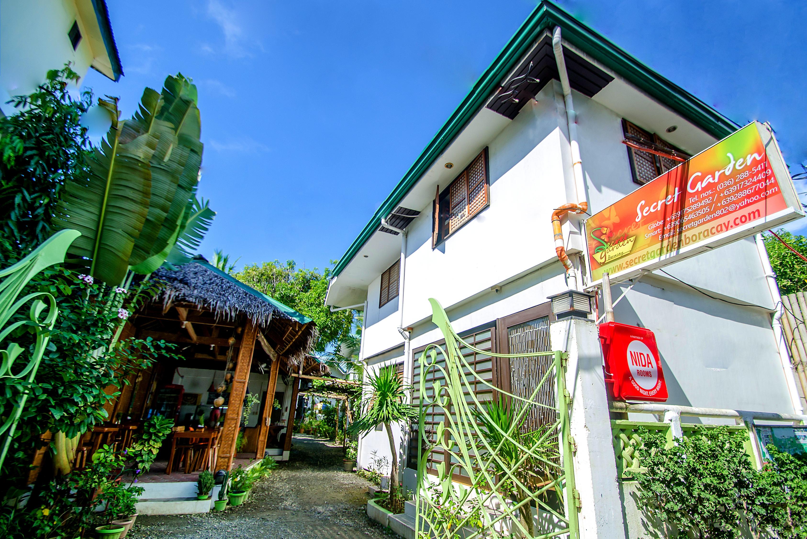 Reddoorz Plus @ Secret Garden Boracay Balabag  Екстер'єр фото