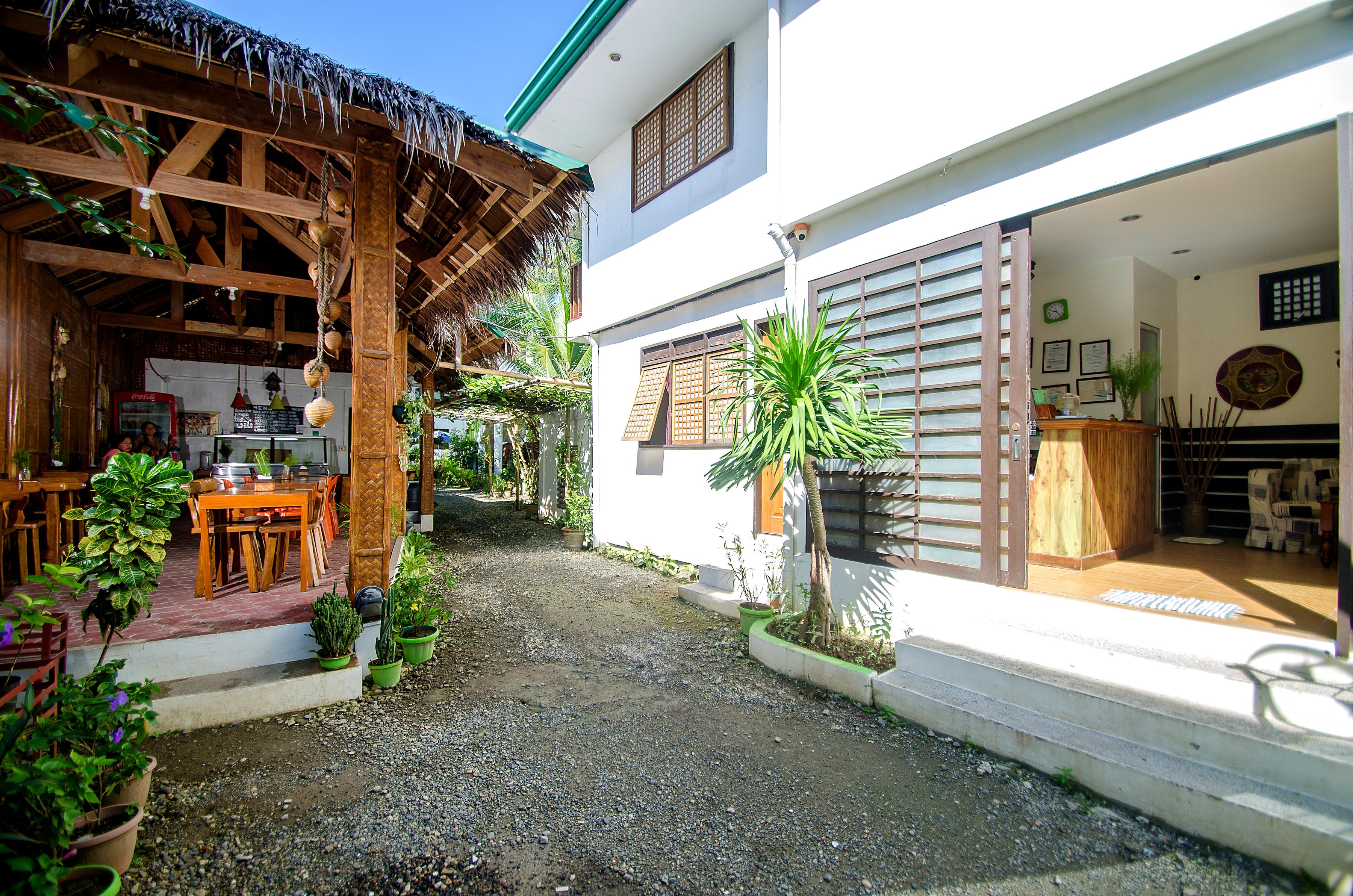 Reddoorz Plus @ Secret Garden Boracay Balabag  Екстер'єр фото