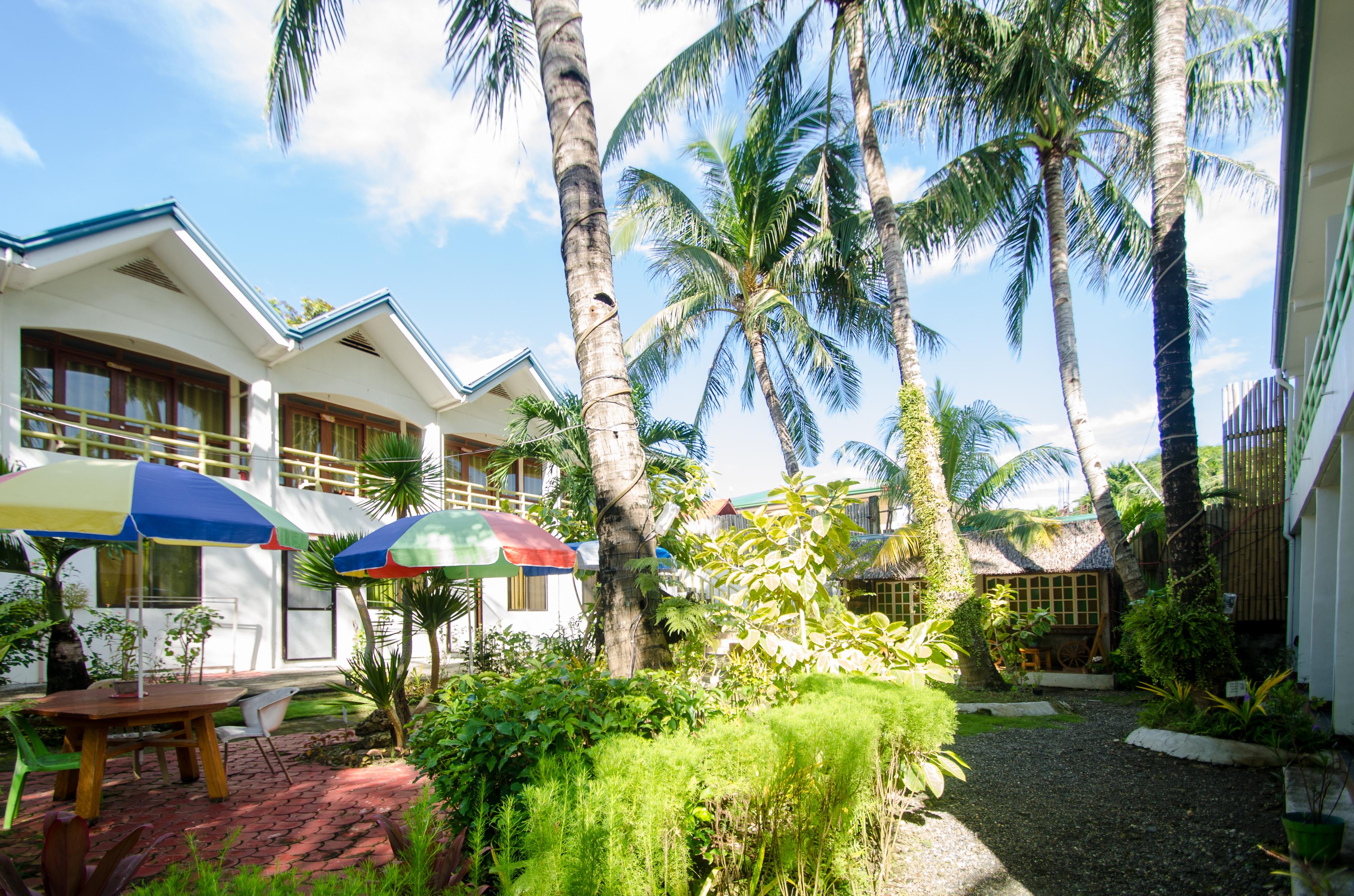 Reddoorz Plus @ Secret Garden Boracay Balabag  Екстер'єр фото